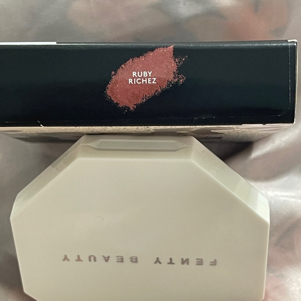 FENTY BEAUTY By Rihanna Killawatt Foil Freestyle Highlighter in Ruby Ric… - Picture 10 of 14